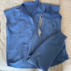 FIGS Rafaela Top XS and Zamora Bottoms XS 
 Ceil Blue